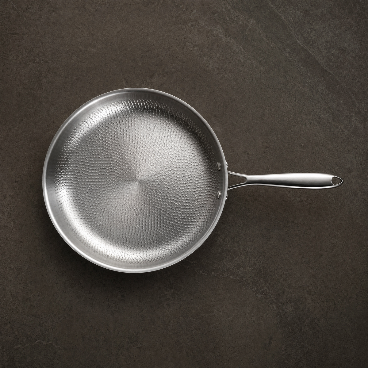 Overhead view of the hammered cooking surface